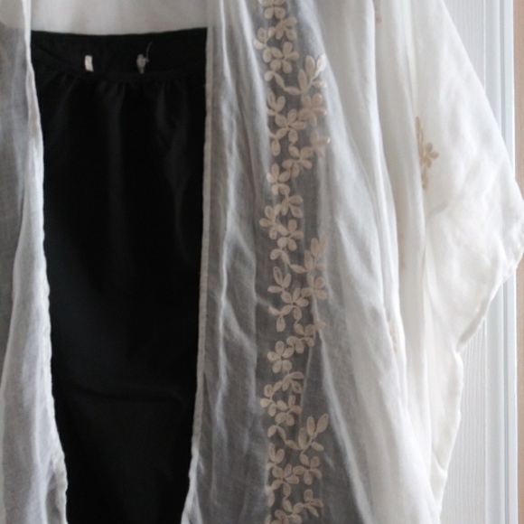 Tunic - Picture 4 of 5